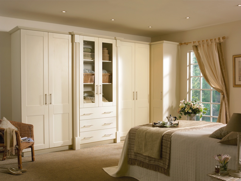 Bedroom in Cologne style shown in Hornschurch Ivory